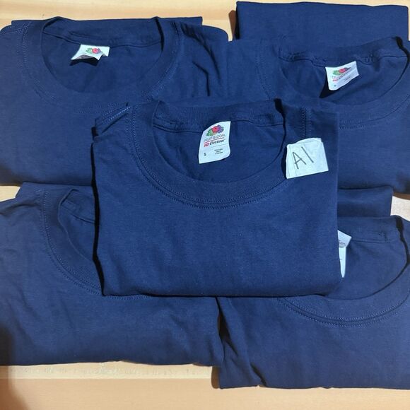 5 Fruit of the Loom Mens TShirt S Small Dark Blue Plain Solid Tee Shirts - Picture 1 of 5